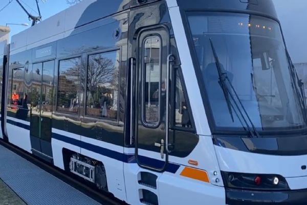 Škoda představila nejdelší tramvaj světa: téměř 60 metrů, pojme 368 lidí Škoda představila nejdelší tramvaj světa: téměř 60 metrů, pojme 368 lidí