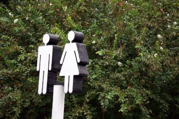 Najít veřejné toalety v centru Plzně bude jednodušší, hospody je otevřou všem turistům