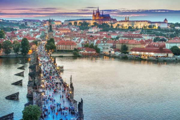 Na Smetanově nábřeží vznikne nový veřejný prostor, Praha tím láká lidi do centra města