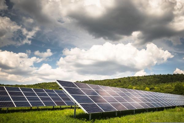 Novela, která zjednoduší povolovací řízení pro solární elektrárny, je v mezirezortním připomínkovém řízení