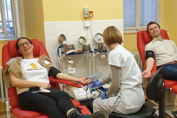 Radní a úředníci z Prahy 2 darovali krev