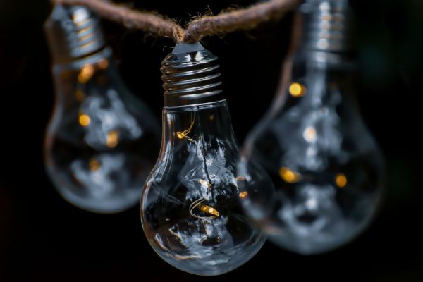 Vláda rozšířila výčet subjektů, které budou mít nárok na strop cen energií Vláda rozšířila výčet subjektů, které budou mít nárok na strop cen energií