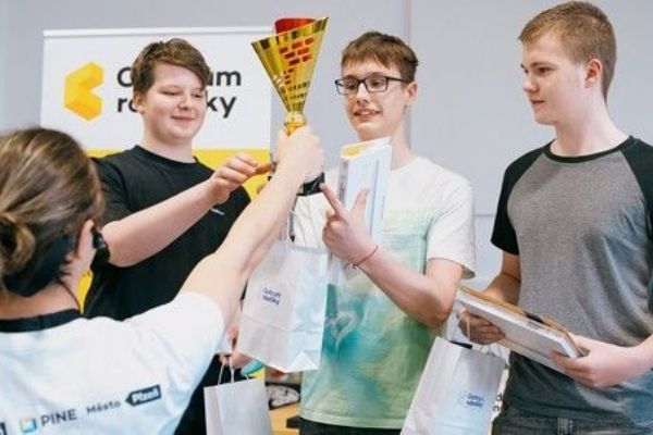Droid Games láká žáky základních škol na robotické klání Droid Games láká žáky základních škol na robotické klání