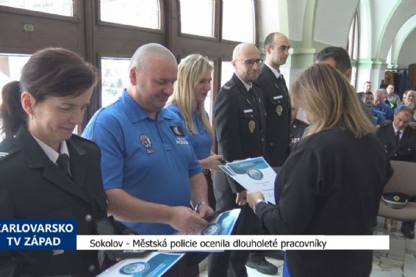 Sokolov: Městská policie ocenila dlouholeté pracovníky (TV Západ)