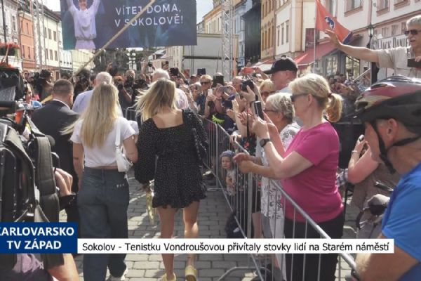 Sokolov: Tenistku Vondroušovou přivítaly stovky lidí na Starém náměstí (TV Západ)