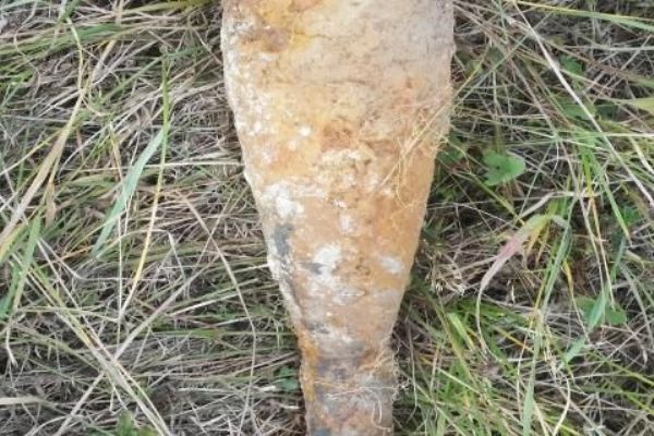 Abertamy: Bagrista našel při práci během tří dnů tři dělostřelecké miny