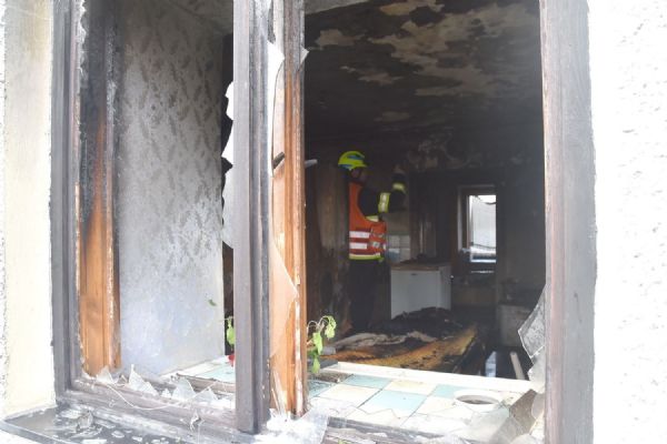 Bochov: V rodinném domě explodoval plyn unikající z propan-butanové lahve