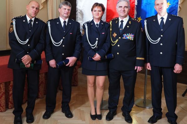 Byly předány medaile Hasičského záchranného sboru ČR