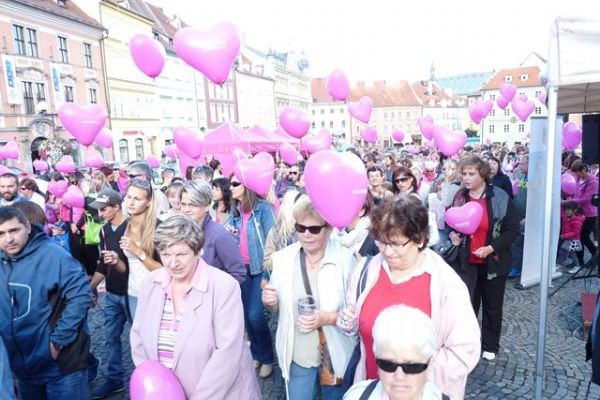Cheb: Městem projde růžový pochod