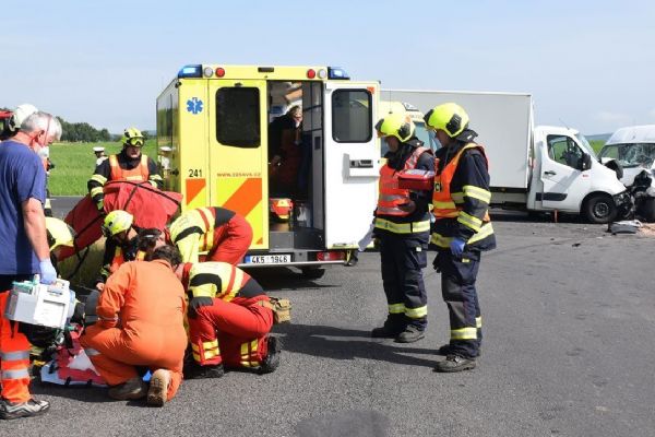 Čichalov: Vážná nehoda zastavila provoz na silnici I/6