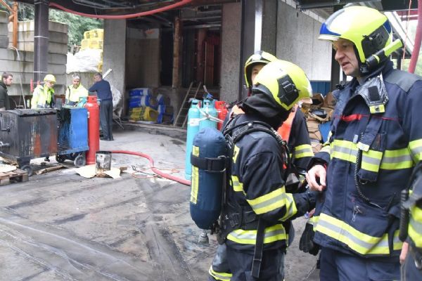 Karlovy Vary: K požáru v hotelu Thermal vyjelo pět jednotek hasičů
