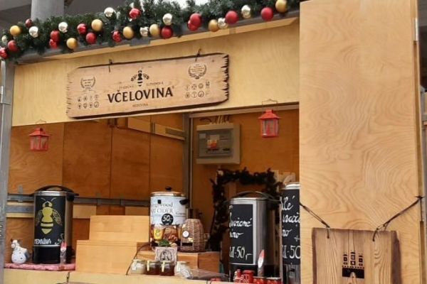 Karlovy Vary: Město pro vánoční trhy pořídilo nové stánky