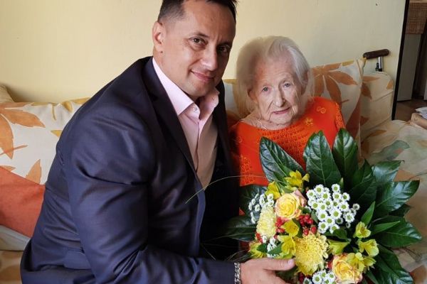 Karlovy Vary: Paní Zdenka Zídková dnes slaví 101. narozeniny