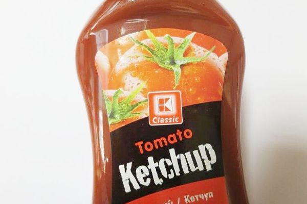 Kaufland pod vlastní značkou prodával kečup s nižším obsahem rajčat