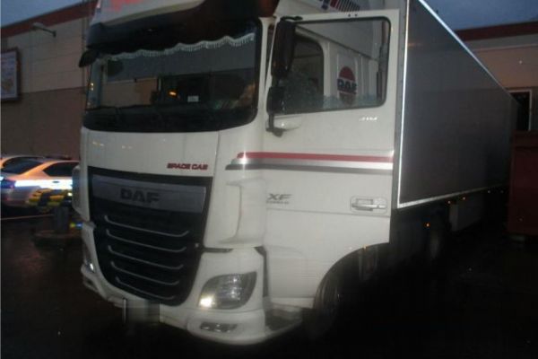 Mariánské Lázně: Policie hledá svědky poškození skla nákladního vozidla 