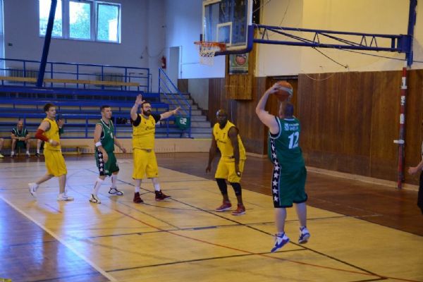 Sokolov: Basketbalový turnaj veteránů ovládly domácí legendy