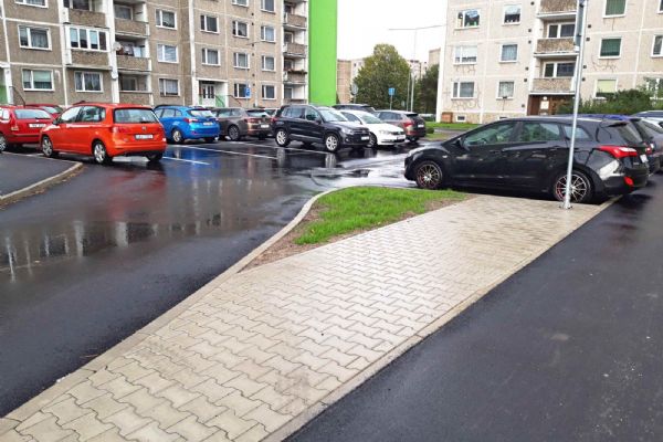 Sokolov: Nové parkoviště již slouží obyvatelům Atletické ulice