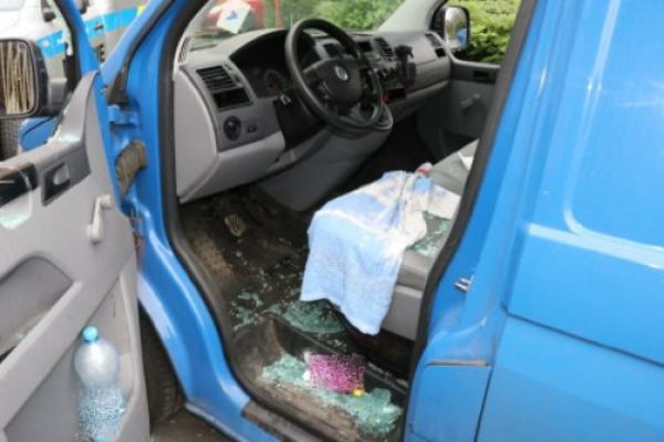 Sokolovsko: Násilně vnikl do zaparkovaných vozidel
