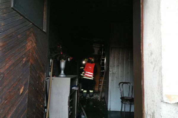 Suchá: Hasiči likvidovali požár domu