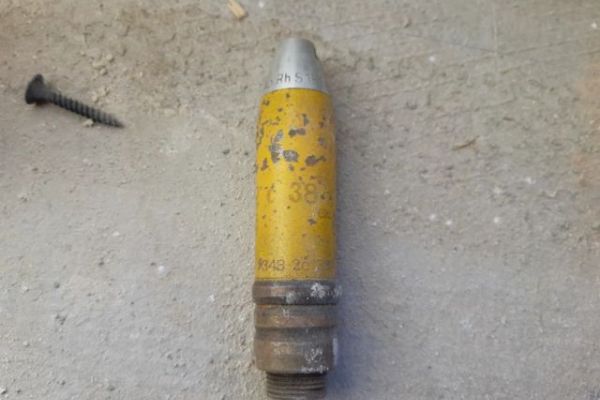 Žlutice: Při rekonstrukci domu nalezl dělostřeleckou střelu