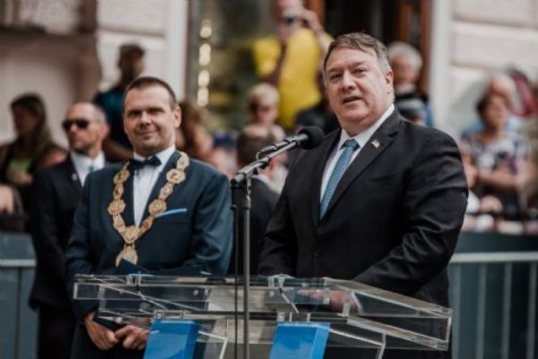 Plzeň si s ministrem zahraničí USA Pompeem připomněla osvobození