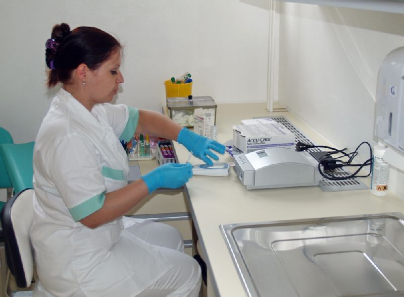 Očkovací centrum Polikliniky AGEL v Plzni obnovuje svůj provoz z důvodu velkého zájmu veřejnosti o očkování