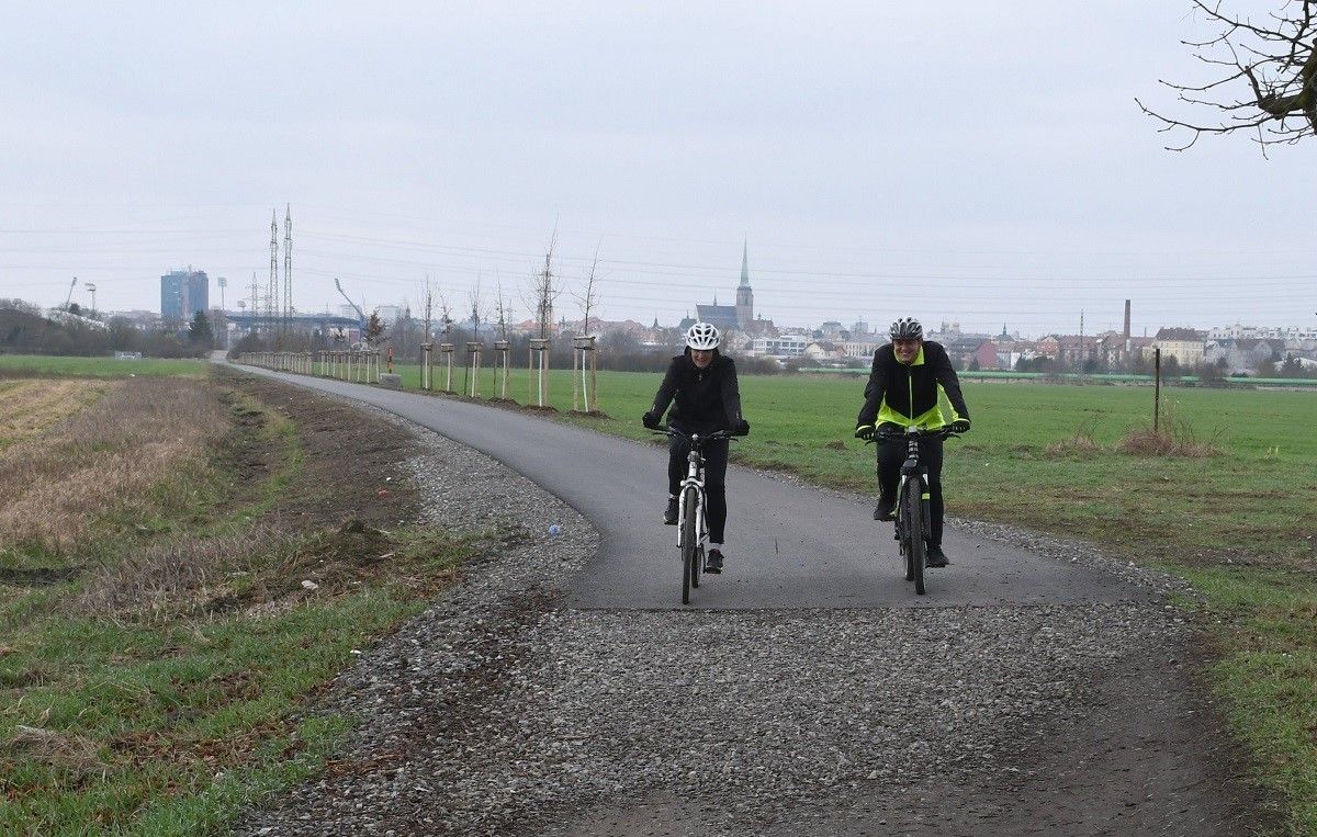 Na cyklisty letos čekají v Plzni nové stezky i stojany
