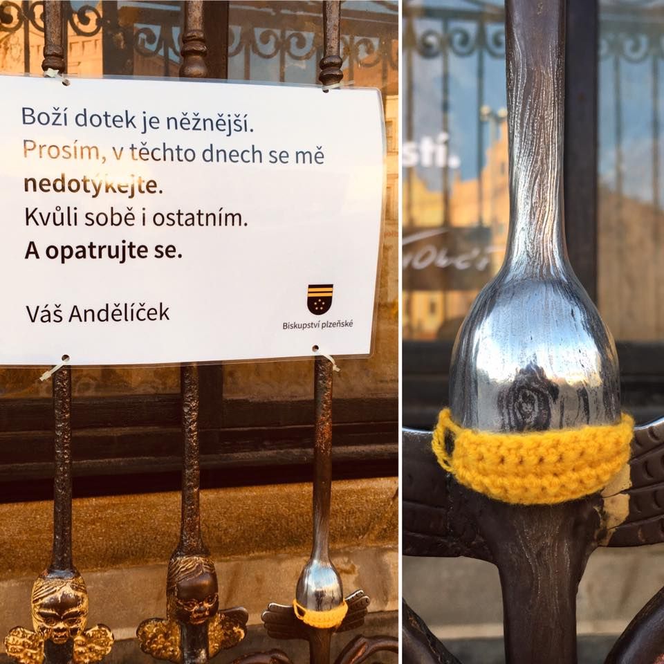V Plzni už nosí roušku i andělíček na katedrále 