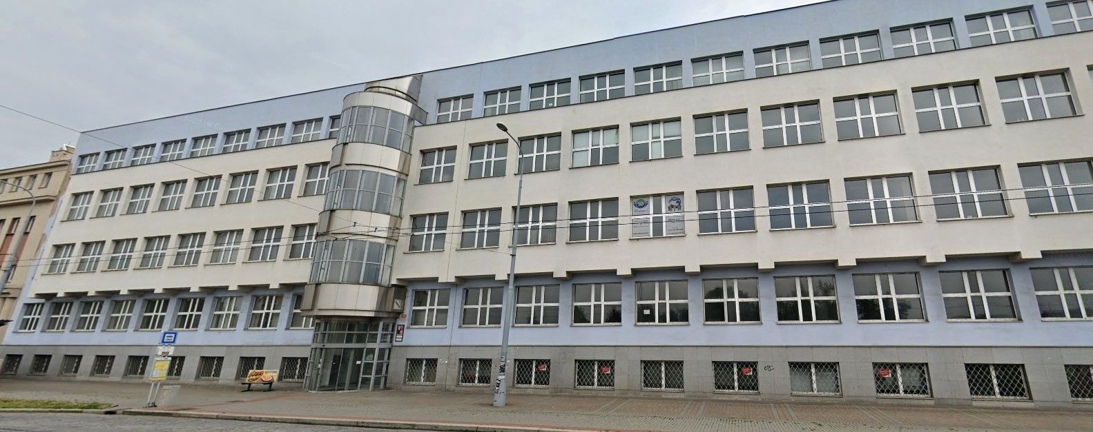 ZČU bude znovu prodávat budovu bývalého ředitelství Škodovky
