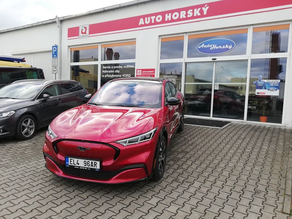 Plzeňský autosalon AUTO HORSKÝ má v nabídce elektrický Ford Mustang Mach-E, který získal plných pět hvězdiček za bezpečnost i za životní prostředí