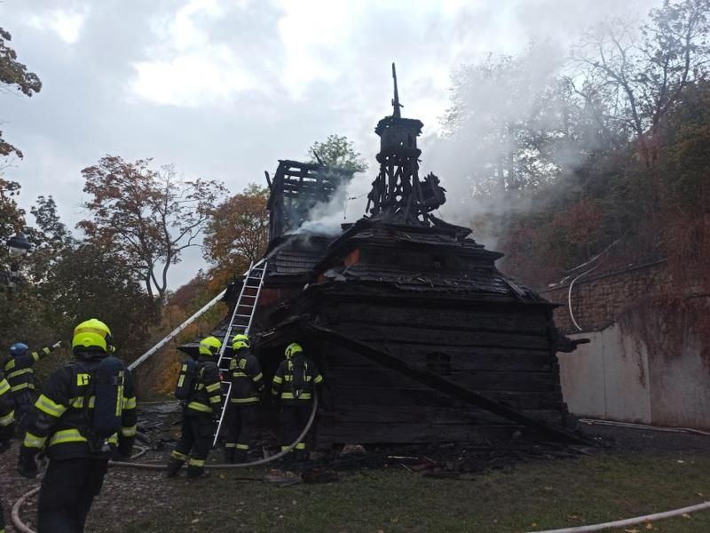 Lidé na obnovu vyhořelého chrámu sv. archanděla Michaela darovali téměř dva miliony korun