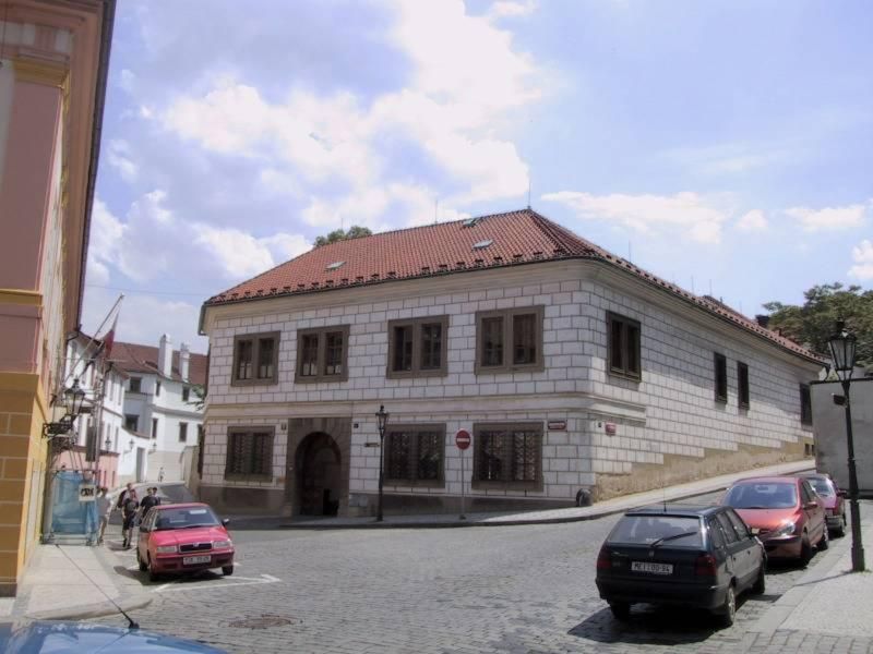 Praha obnoví historický Dům pážat na Hradčanech pro potřeby Muzea paměti XX. století