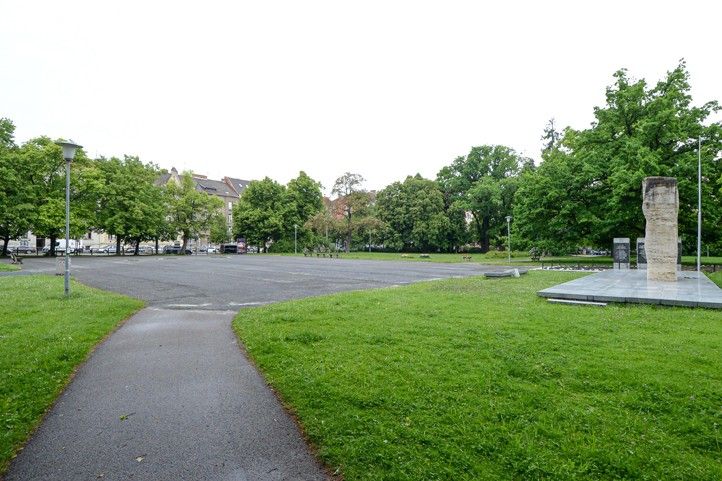 Obyvatelé chtějí zelenější náměstí Míru s kavárnou a vodními prvky