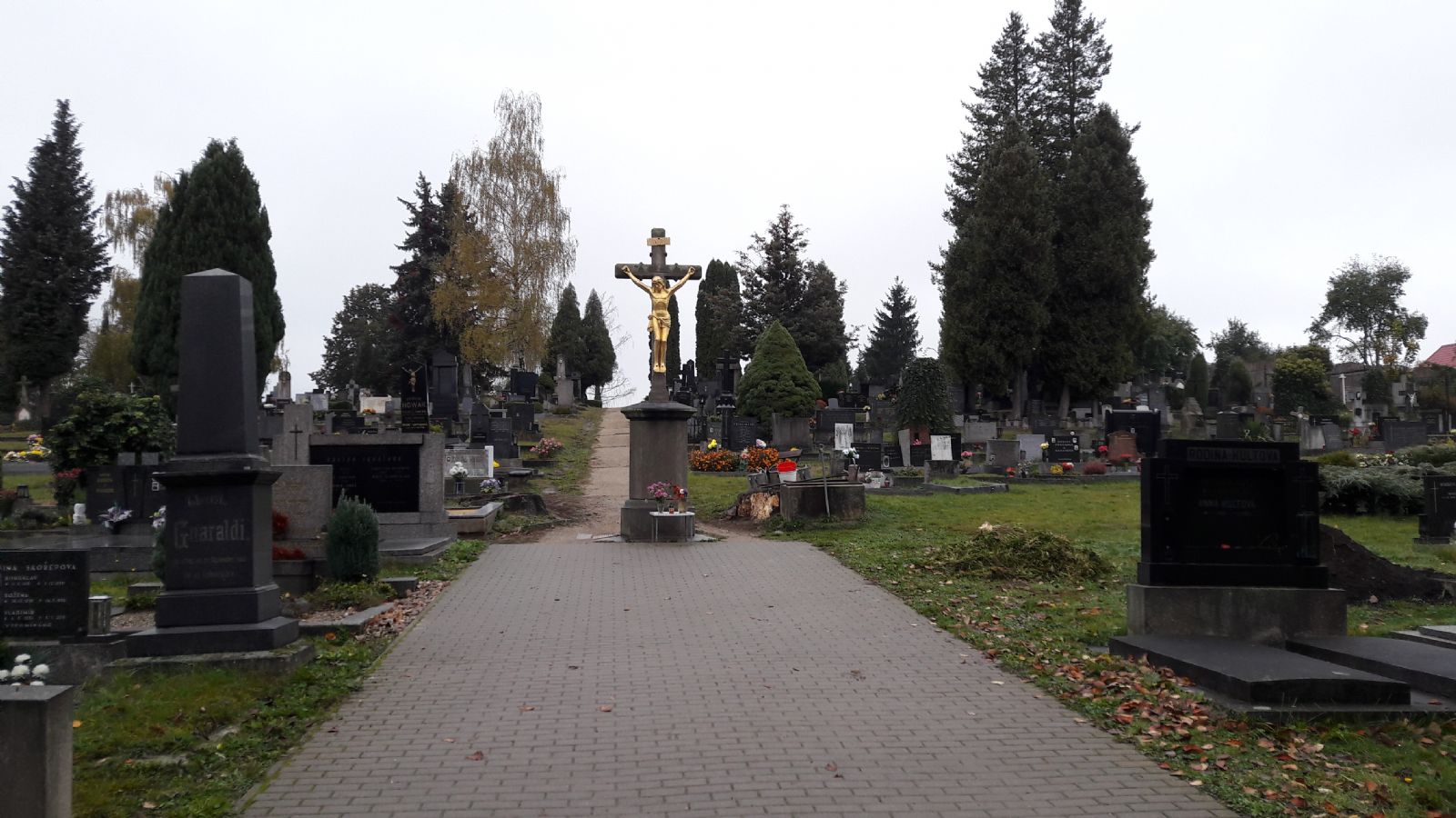 Město opraví pomníky účastníků odboje na čestném pohřebišti na Ústředním hřbitově