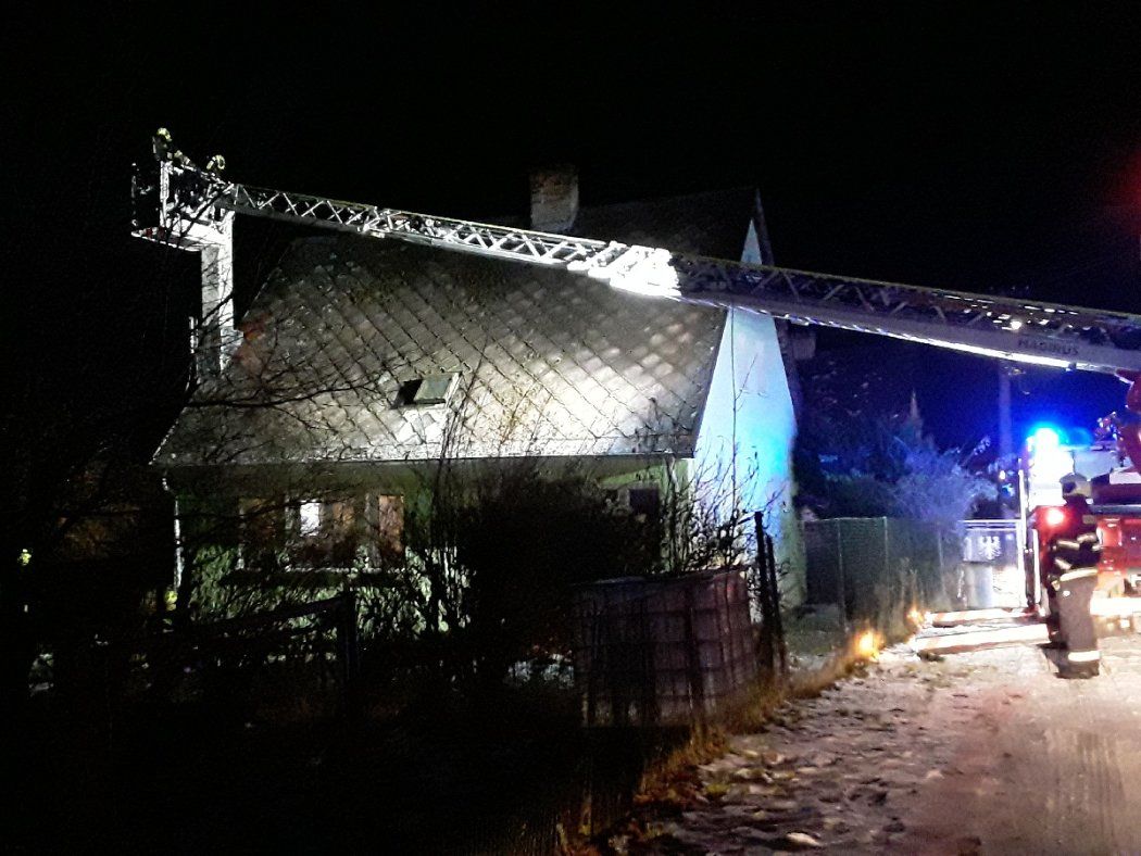 Arnoltov: Čtyři jednotky hasičů vyjížděly ve středu večer k požáru rodinného domu