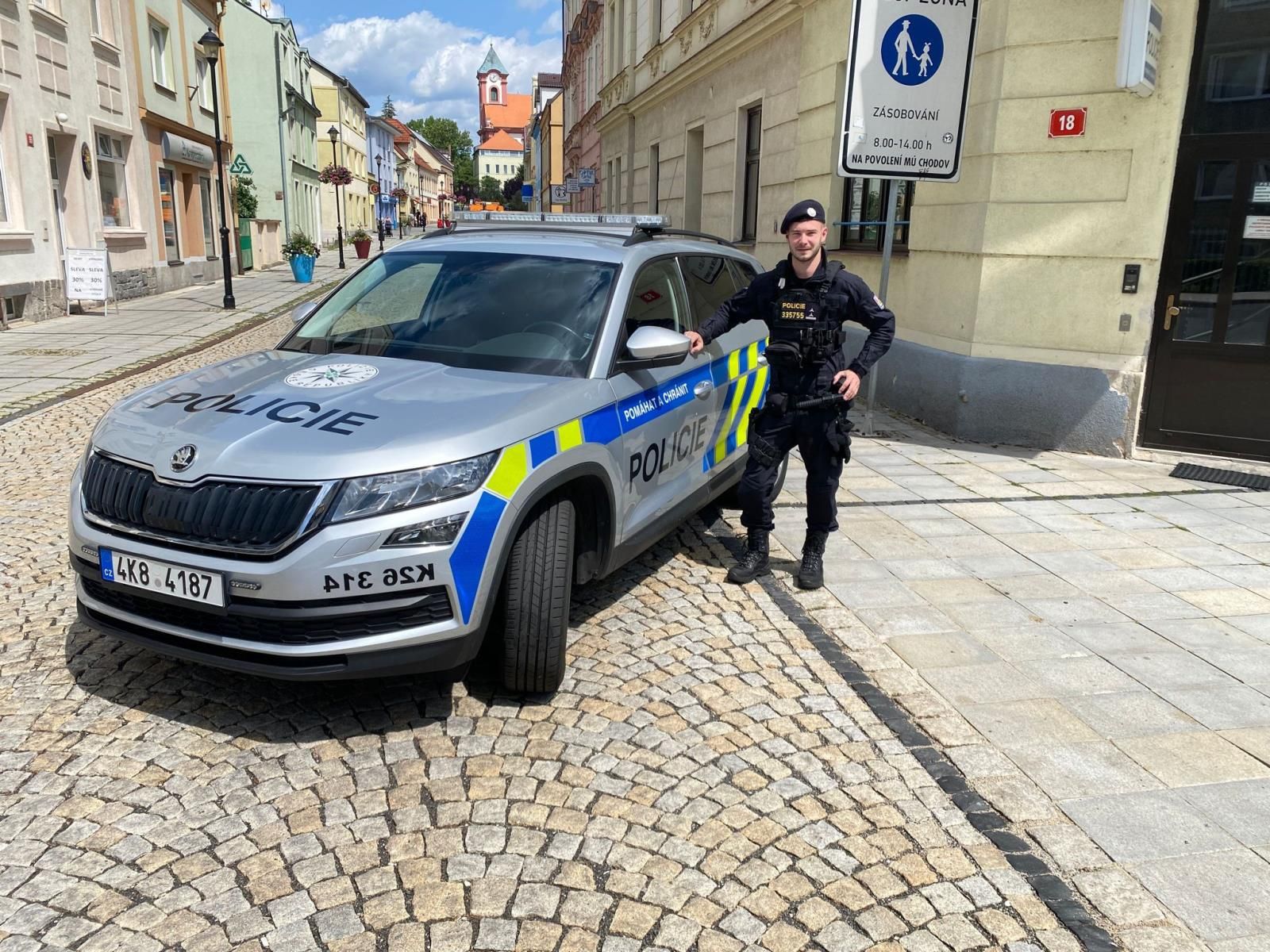 Chodov: Policista zachránil život jinému muži