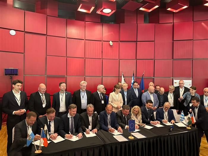 Region: Karlovarská deklarace požaduje urychlenou elektrifikaci trati na Norimberk