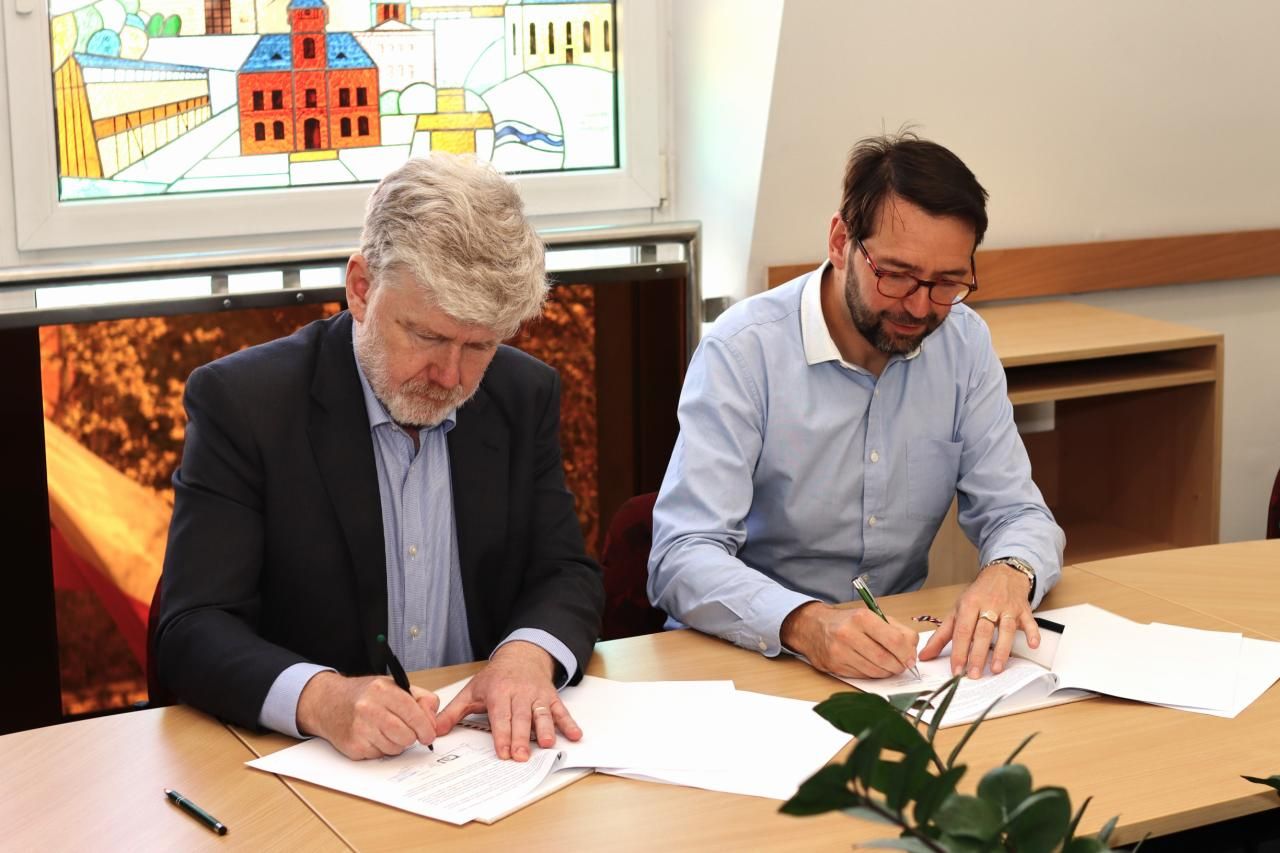 Region: Univerzita pomůže Chodovu s jeho lyceem