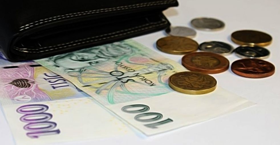 Žena odevzdala peněženku ztracenou v centru Plzně