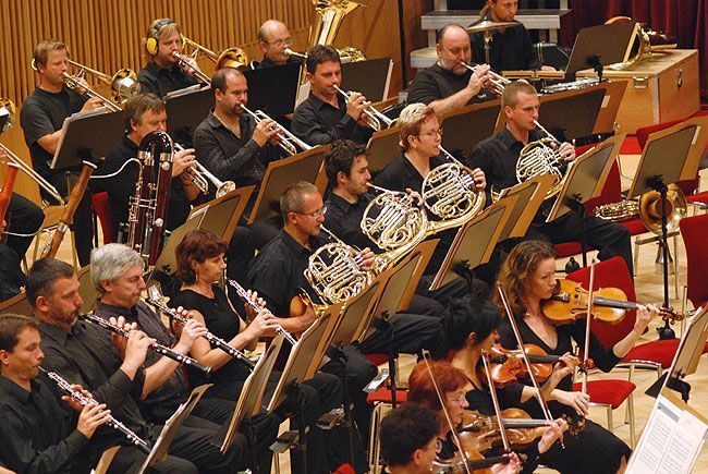 Město zaplatí obnovu koncertního oblečení plzeňským filharmonikům 