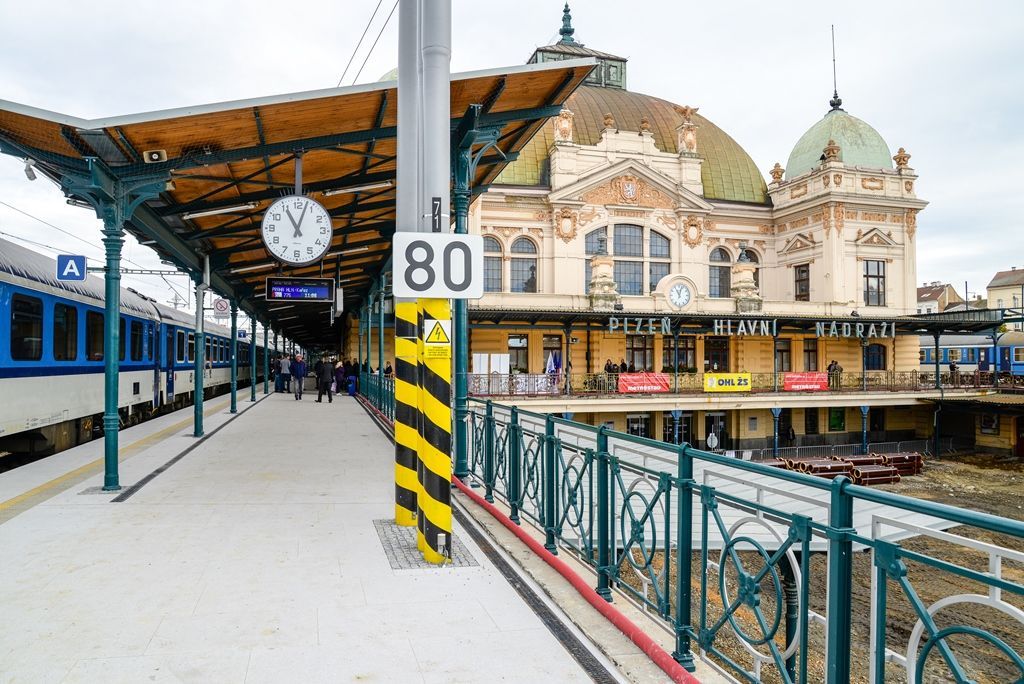 Nový parkovací dům a autobusový terminál u nádraží