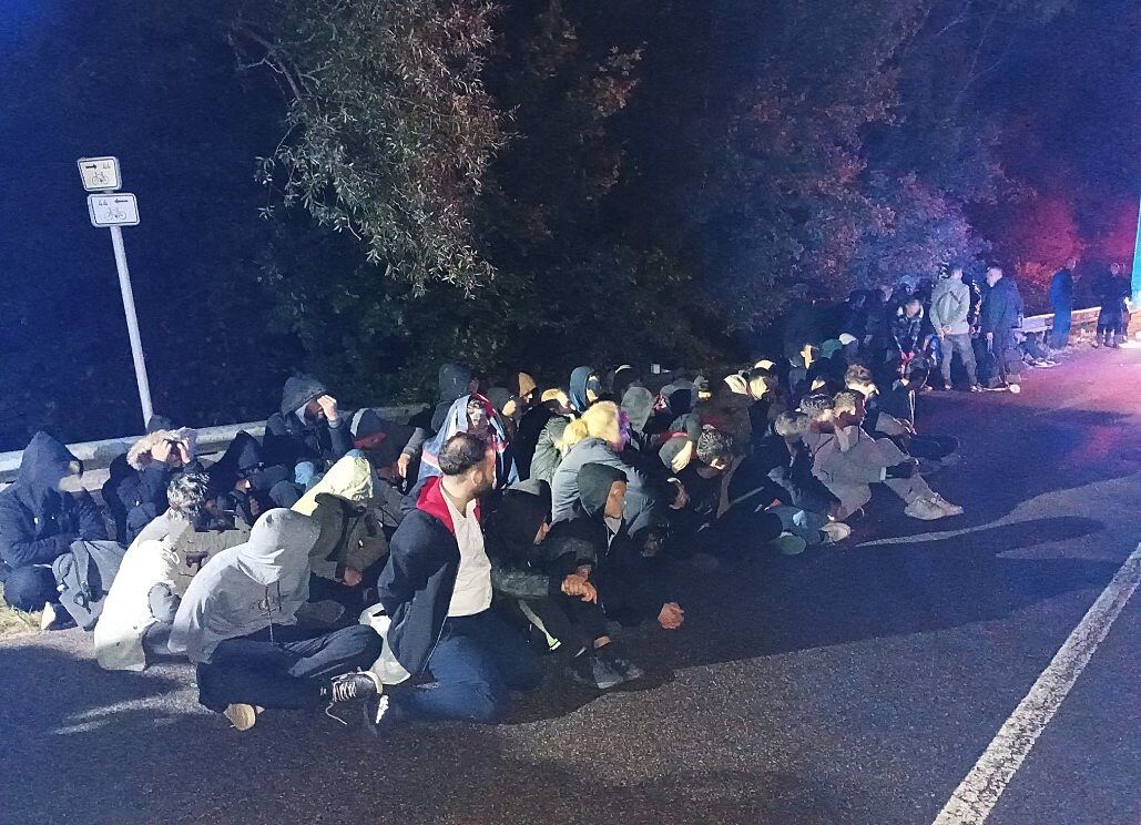 Migranti z Afriky nalezeni v kamionu u brněnského letiště