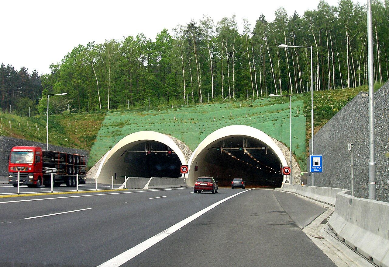 Uzavírka tunelu Valík omezí dopravu