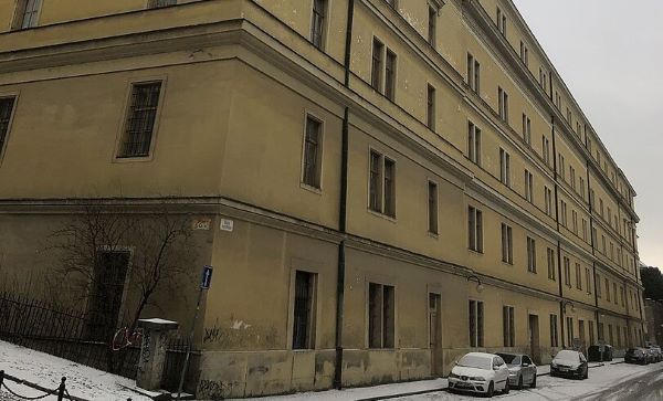 Kasárna prodána za 89,1 mil. Kč: Město, kraj či univerzita mají 30 dní na dorovnání nabídky