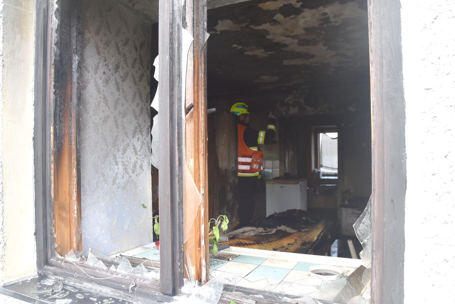 Bochov: V rodinném domě explodoval plyn unikající z propan-butanové lahve