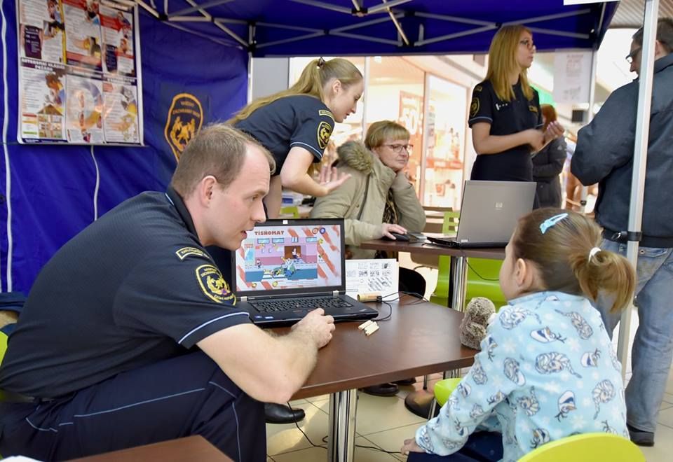 Karlovy Vary, Cheb: Na pátek třináctého si hasiči připravili Den požární bezpečnosti