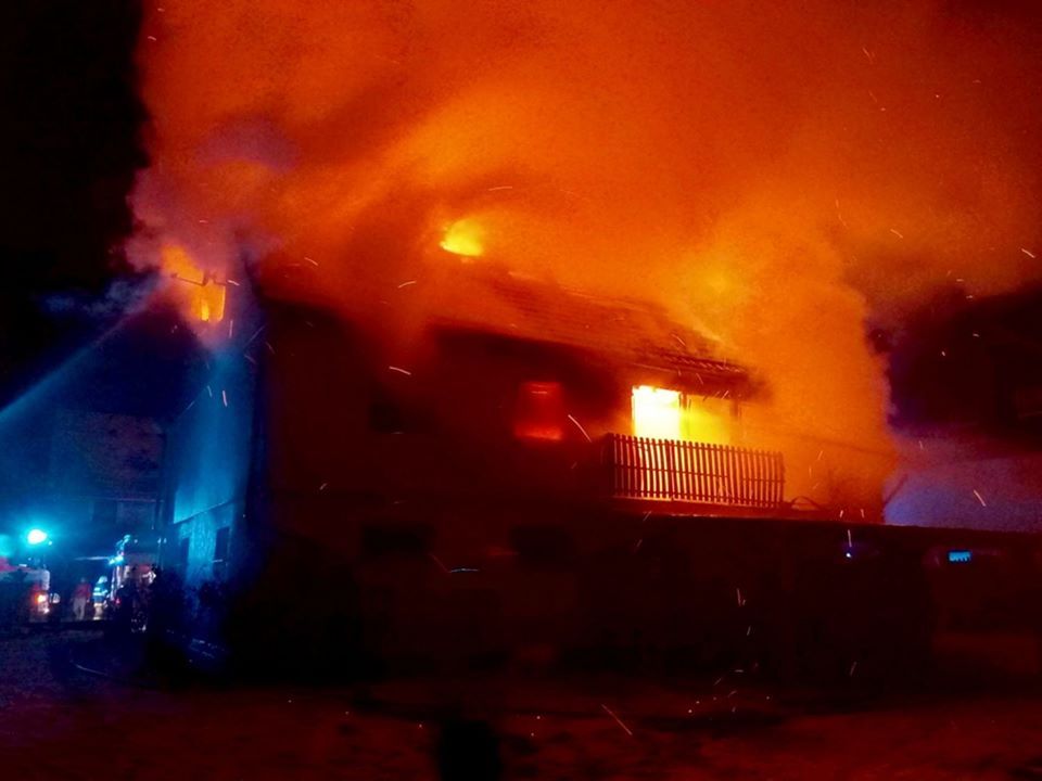 Jindřichovice: Šest jednotek hasičů zasahovalo u požáru domu