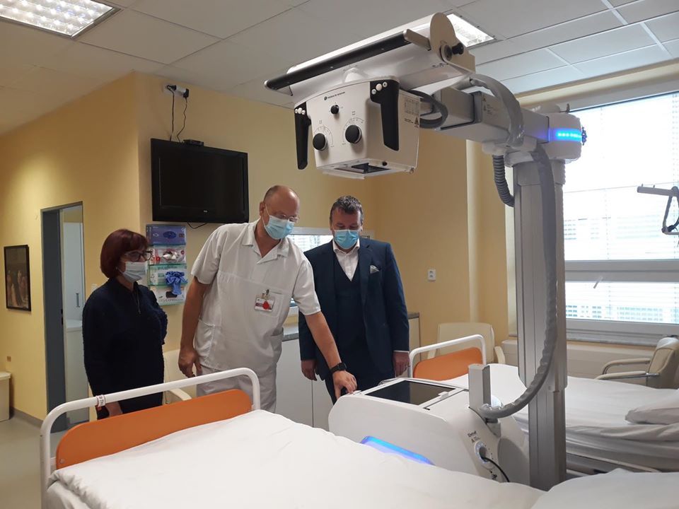 Karlovarská nemocnice získala nový mobilní rentgen 