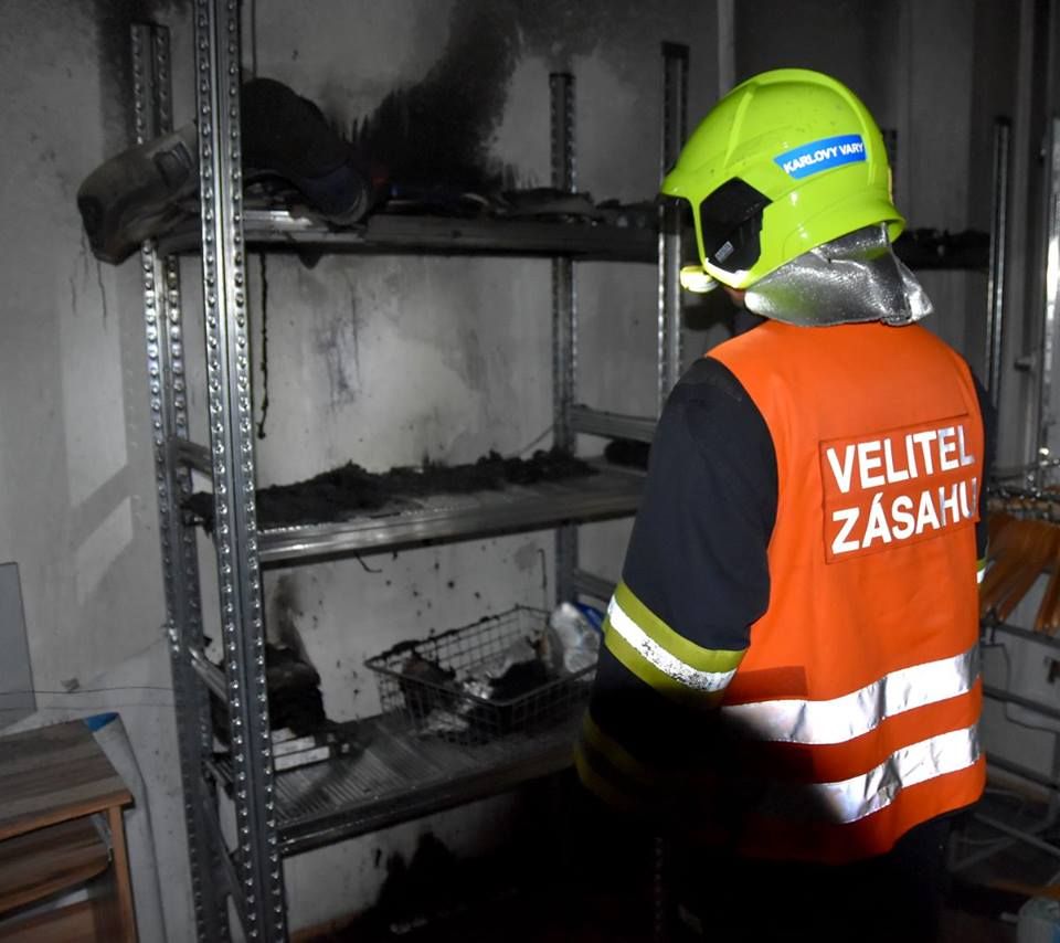 Karlovy Vary: Včera hořelo ve skladu obchodu