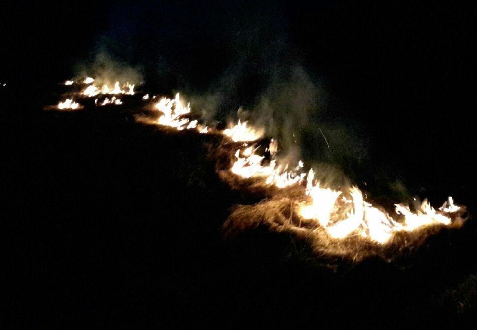 Kojšovice: Hasiči likvidovali požár travního porostu